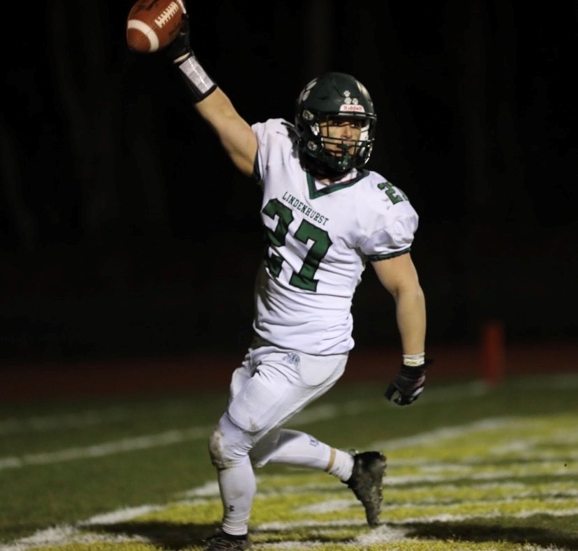 Lindenhurst Football Remains Undefeated in Close Win